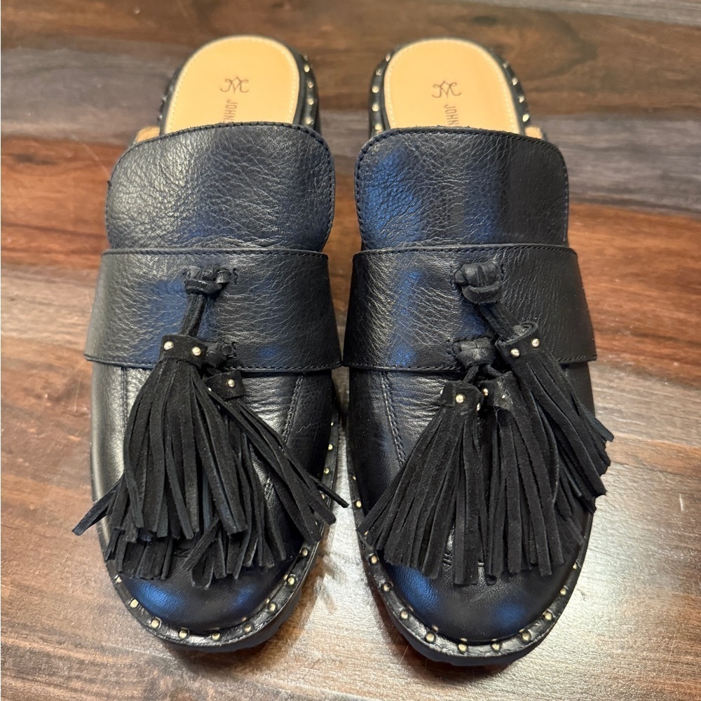 Johnston & Murphy Alice Fringe Mule Black Calfskin